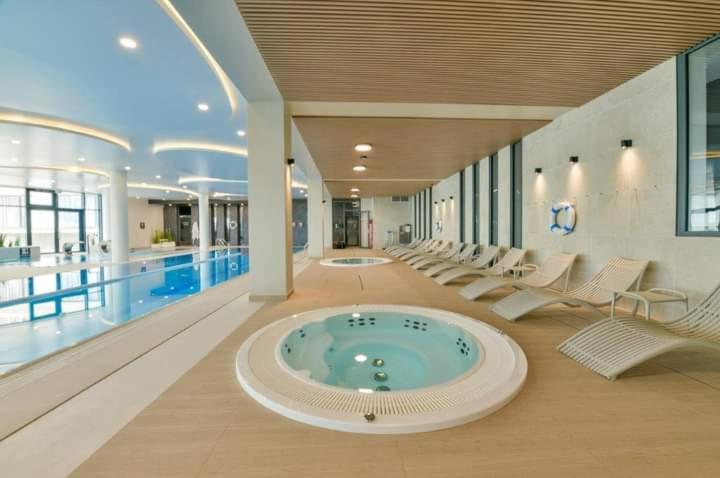 Polanki Aqua Apartamenty Nielimitowany Dostep Do Basenow Parking Free Kolobrzeg Dış mekan fotoğraf