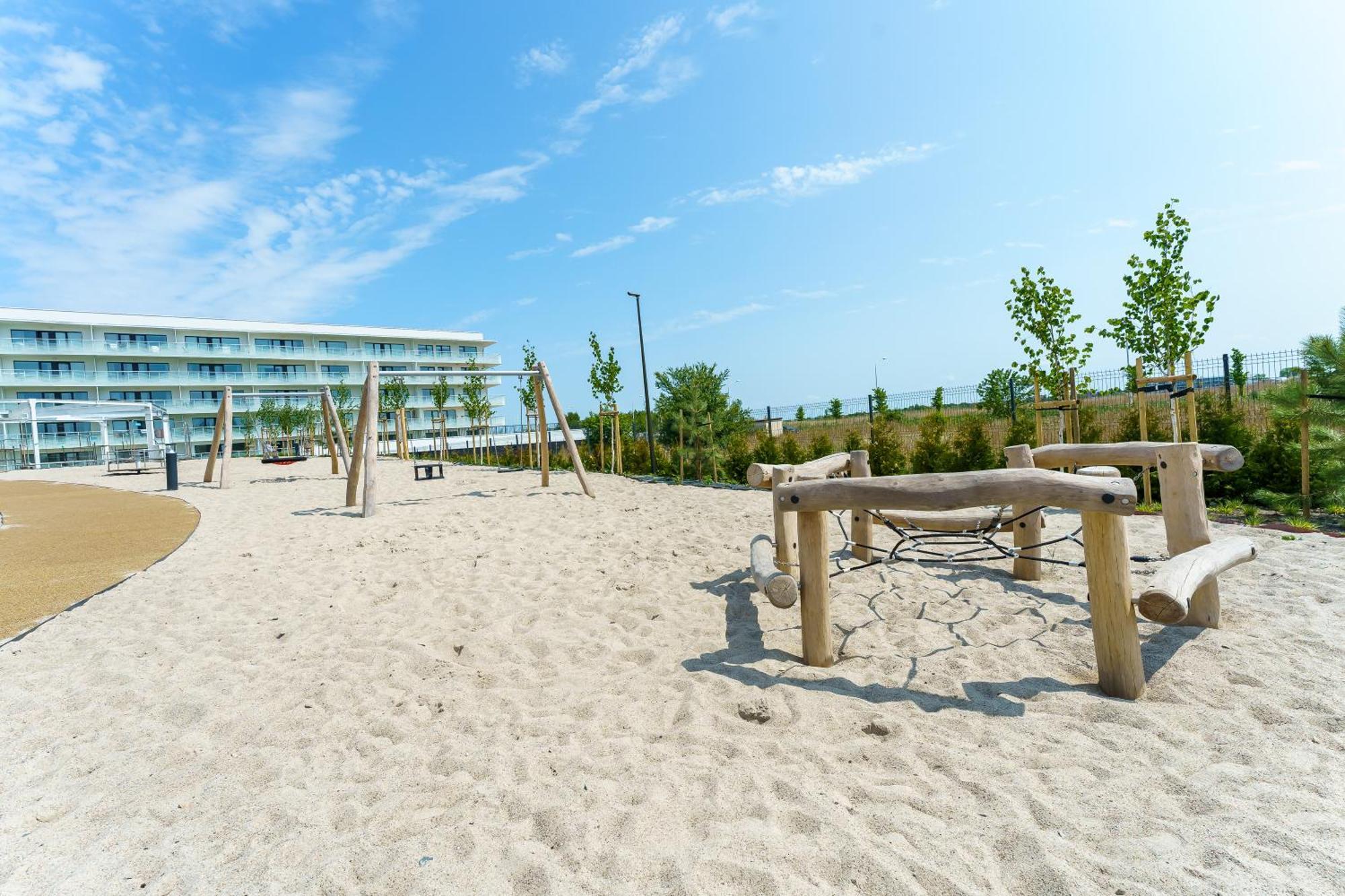 Polanki Aqua Apartamenty Nielimitowany Dostep Do Basenow Parking Free Kolobrzeg Dış mekan fotoğraf
